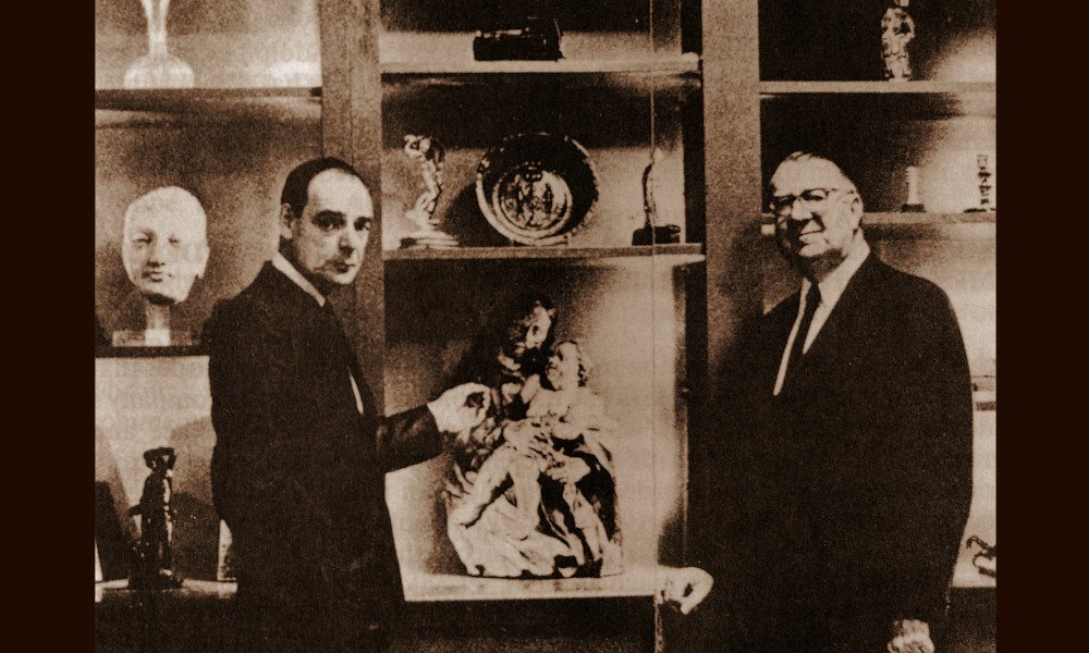 Adolph Loewi con William Robertson nella galleria di Los Angeles, 1968 ca. (da Rosenbaum 1989)
